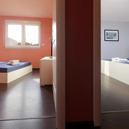 Moro * Vrbnik (Primorje-Gorski Kotar)