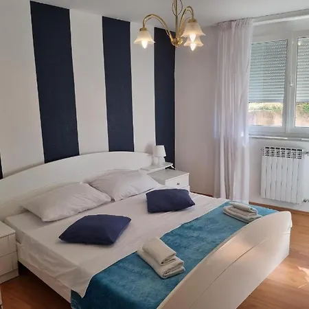 Moro * Vrbnik (Primorje-Gorski Kotar)