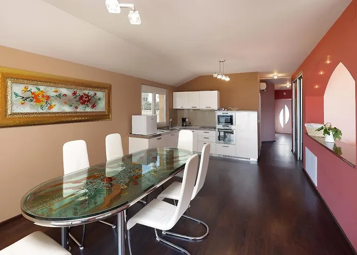 Moro Vrbnik (Primorje-Gorski Kotar)